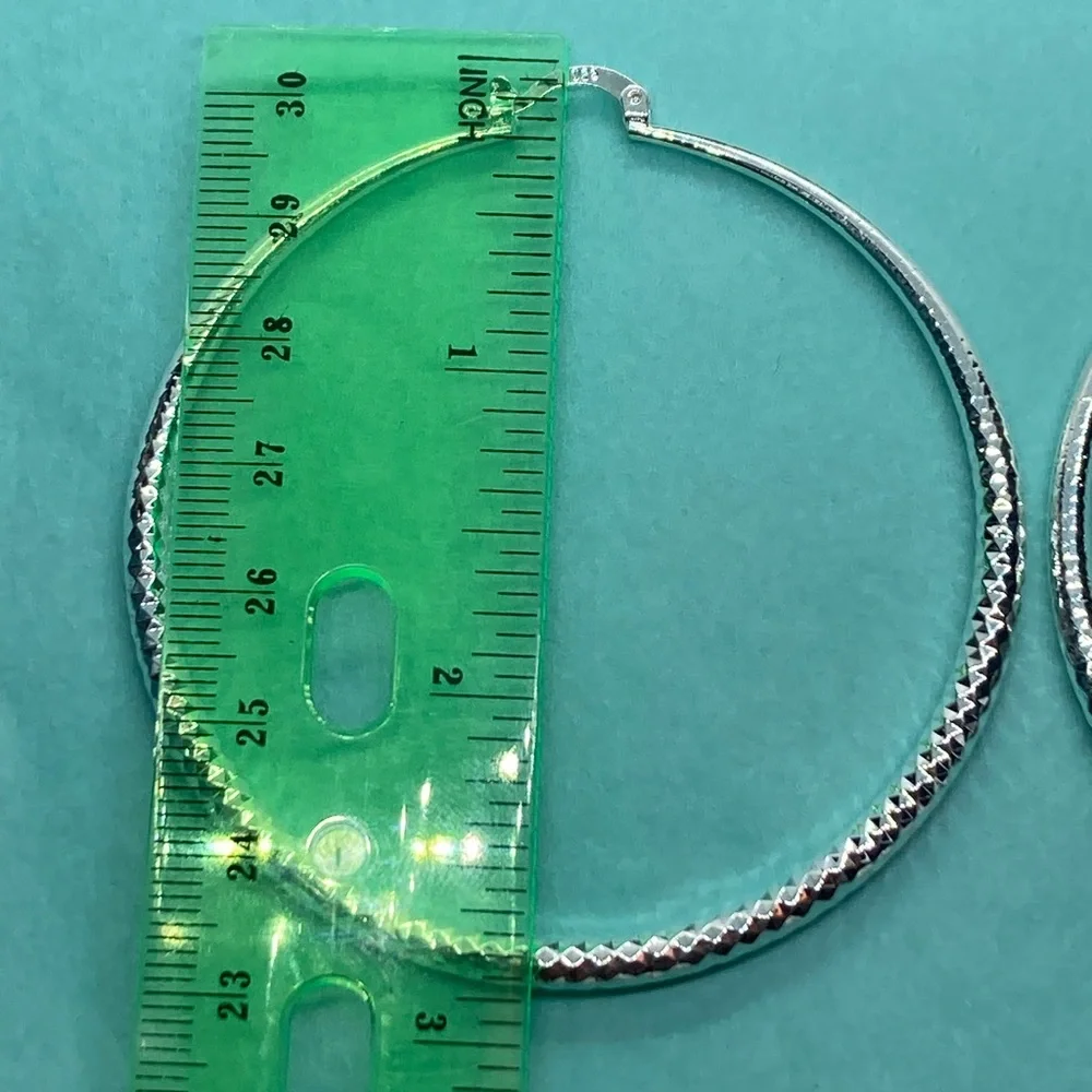 🌟 Silver Big Hoop Earrings - Picture 4 of 4